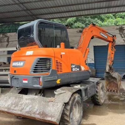 Digger Mini Wheel Digger DOOSAN DH60 Digger bekas 5550 kg