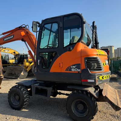 48KW Digunakan DOOSAN Excavator Mesin Doosan DX60W Hydraulic Crawler Excavator 5550 kg