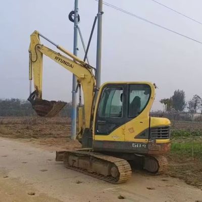 Di tangan kedua Hyundai 60 Excavator Digger Mini Hydraulic Crawler Excavator 5850kg