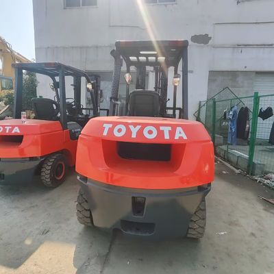 5 Ton Digunakan Forklift Toyota 50 2nd Hand Forklift Dengan Ketinggian Angkat 3,5m